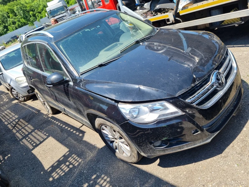 VW Tiguan 2.0tdi-140ks-2008god-На части!!!4Х4-Панорама Dsj, снимка 2 - Автомобили и джипове - 47402275