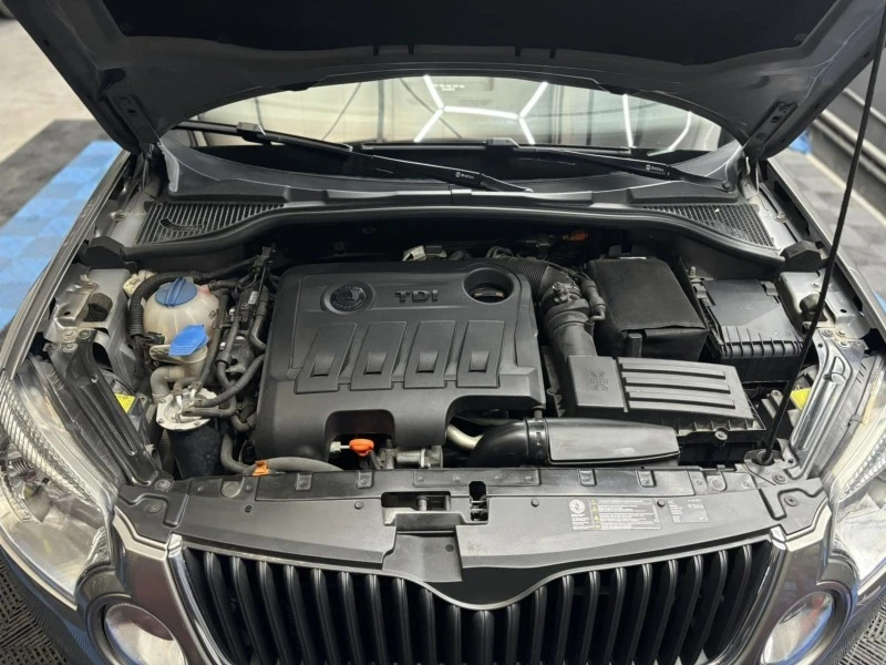 Skoda Yeti 2.0TDI 4х4 Komarel ITALIA 6 СКОРОСТИ , снимка 17 - Автомобили и джипове - 46932344