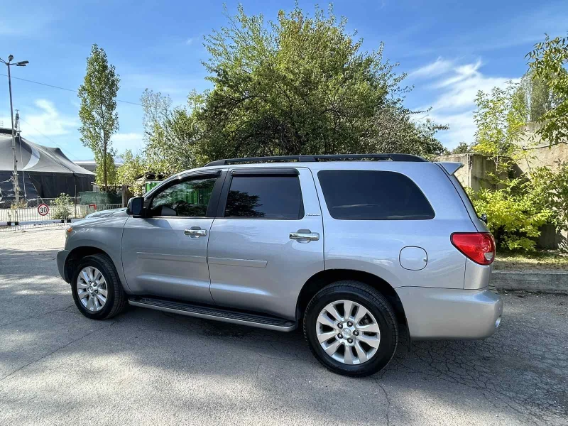 Toyota Sequoia Platinum, снимка 2 - Автомобили и джипове - 47314902