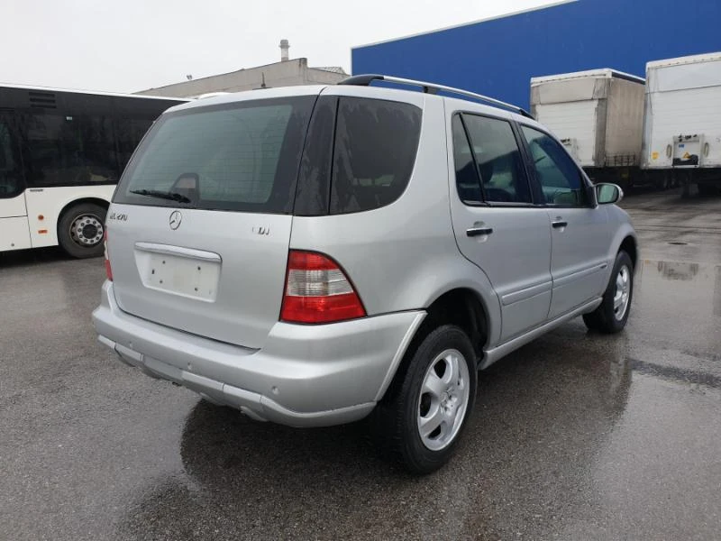 Mercedes-Benz ML 270 Special Edition 2005 година, снимка 5 - Автомобили и джипове - 47214717