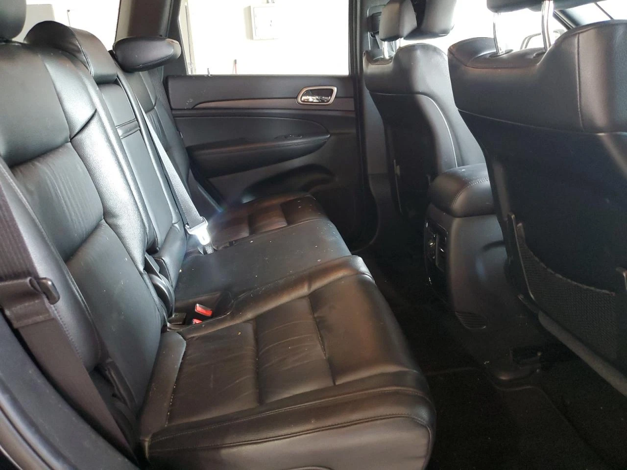 Jeep Grand cherokee LAREDO* 4X4* РЕАЛНИ КМ - изображение 9