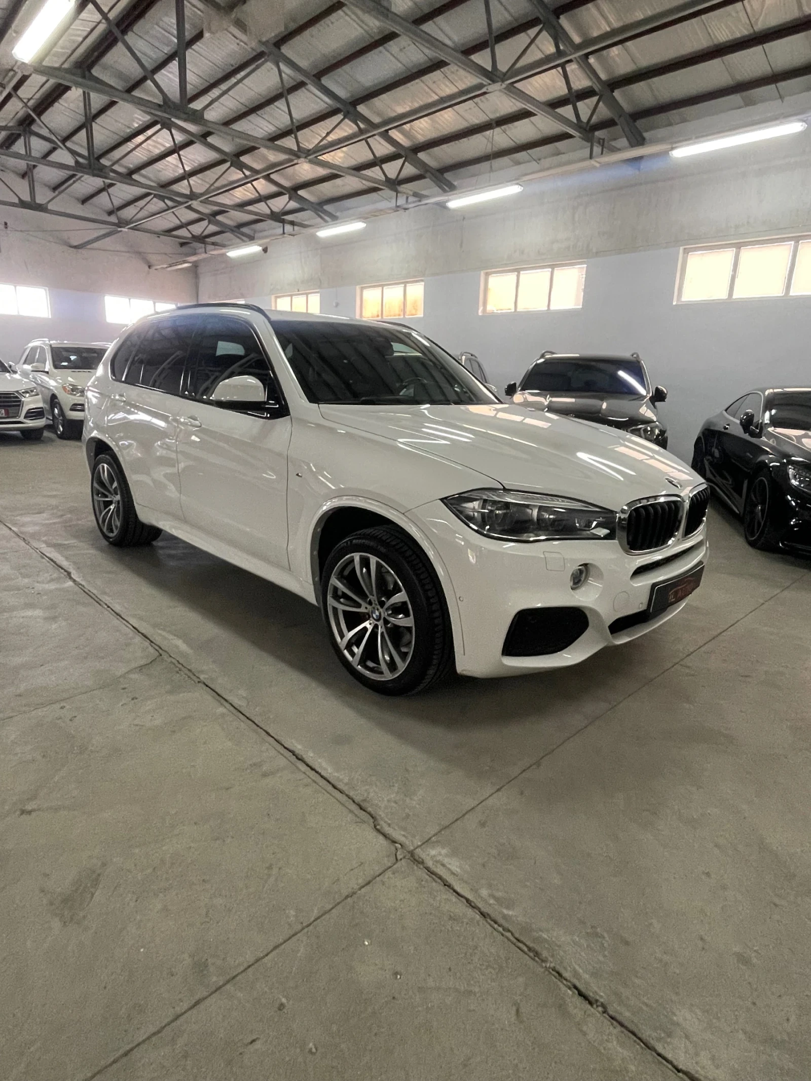 BMW X5 Мpak/7местен/вакум/панор/дистр/harman/kardon/fFILL - изображение 2