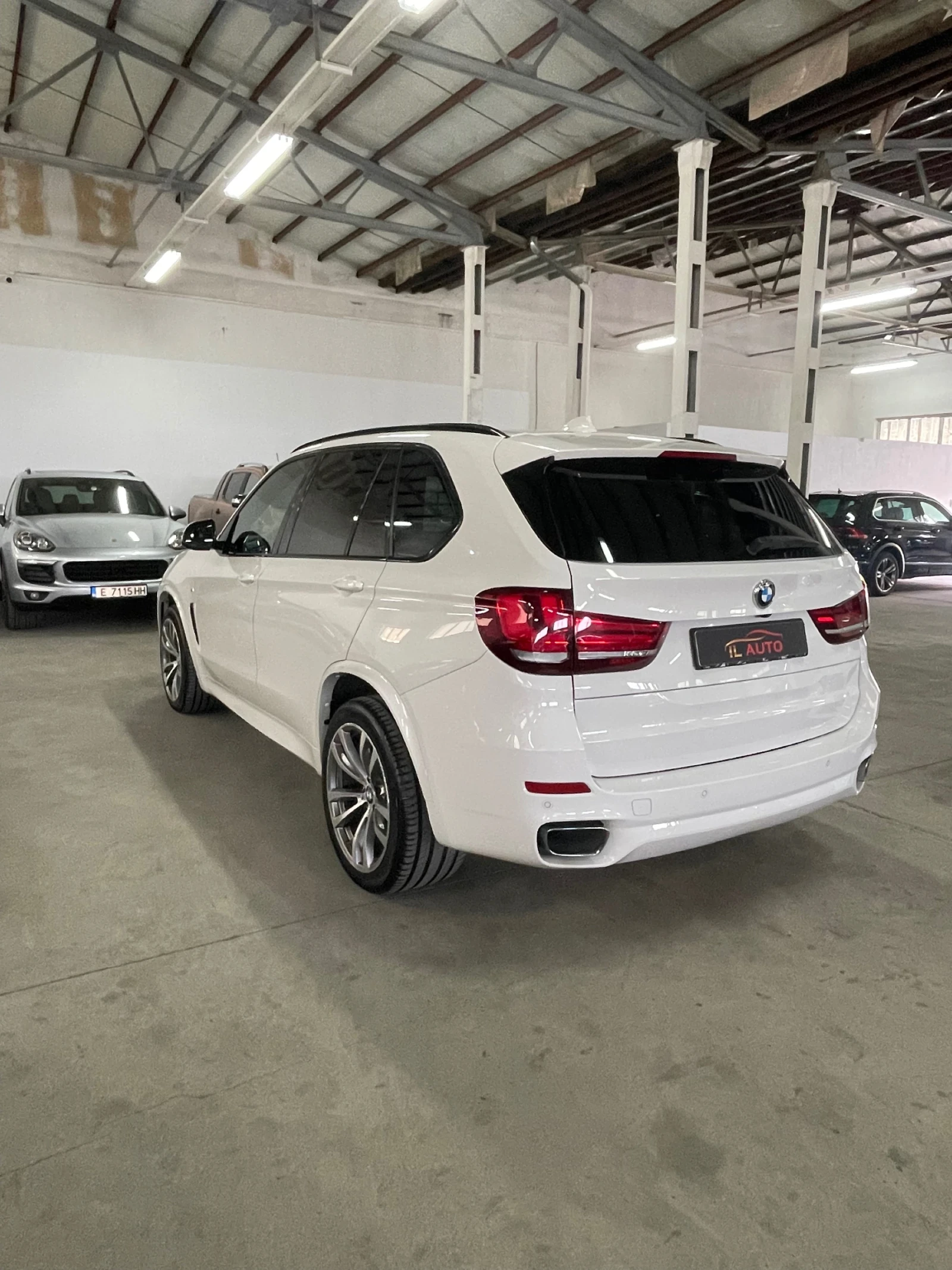 BMW X5 Мpak/7местен/вакум/панор/дистр/harman/kardon/fFILL - изображение 6