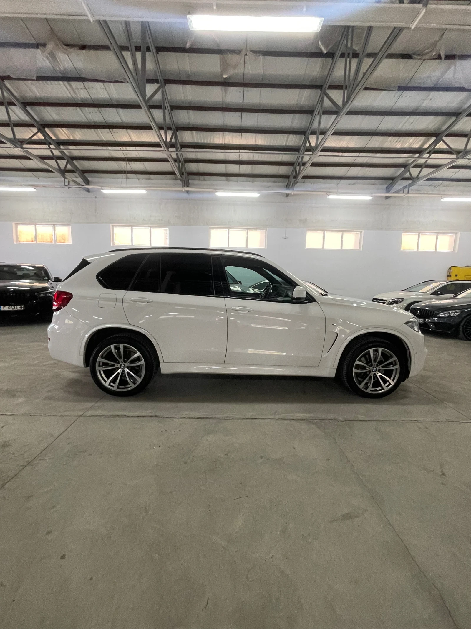 BMW X5 Мpak/7местен/вакум/панор/дистр/harman/kardon/fFILL - изображение 7