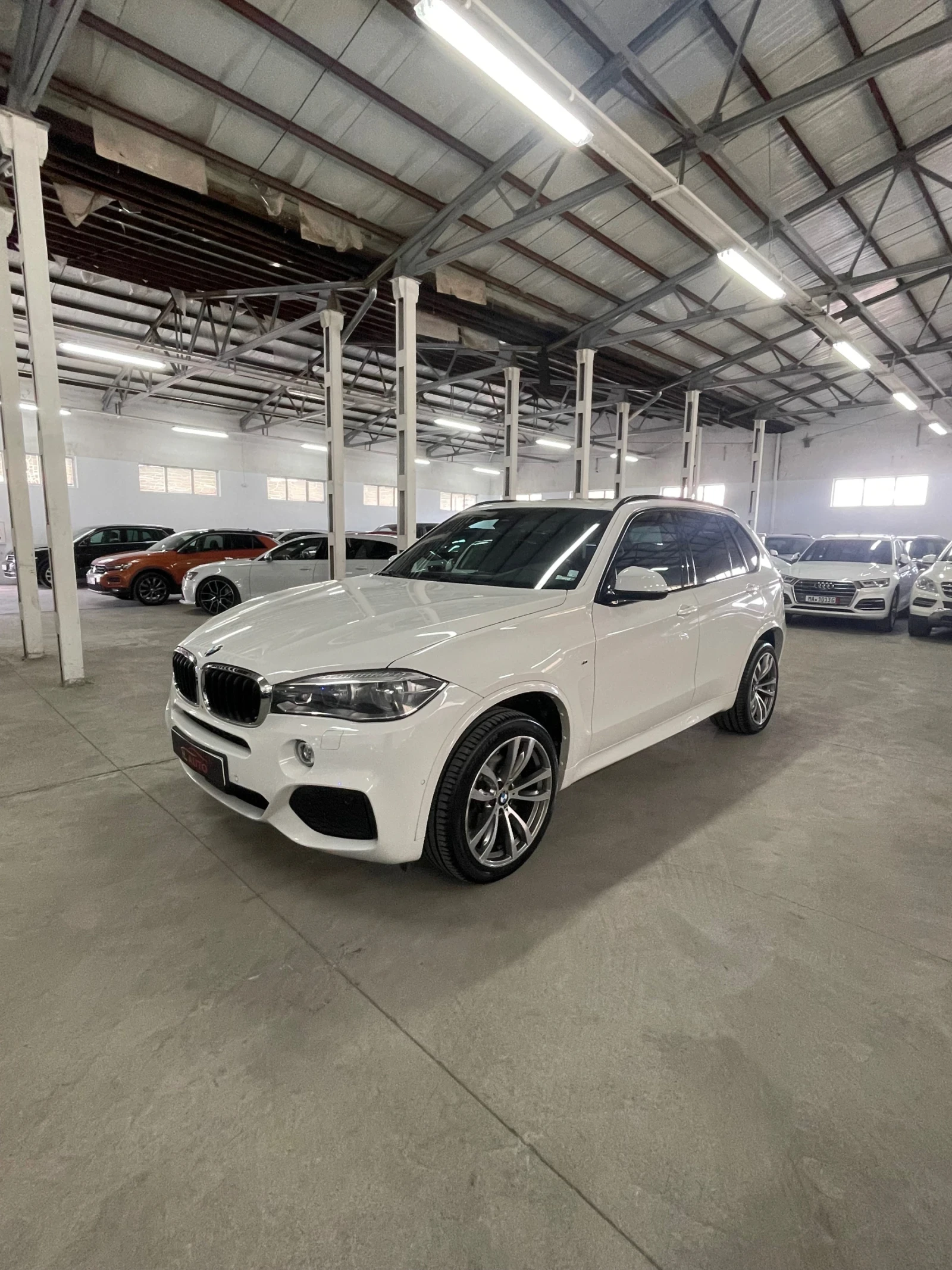BMW X5 Мpak/7местен/вакум/панор/дистр/harman/kardon/fFILL - изображение 3