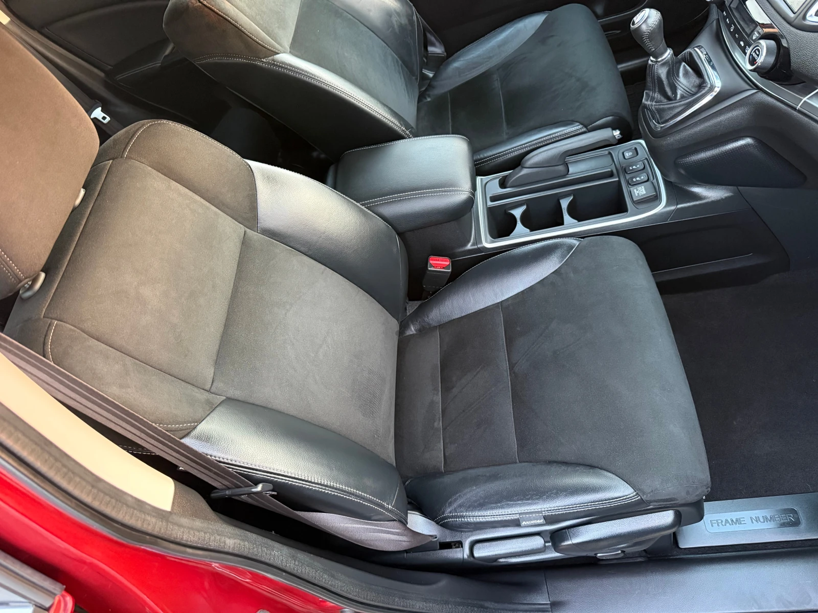 Honda Cr-v 2.0 i, снимка 16 - Автомобили и джипове - 53745705