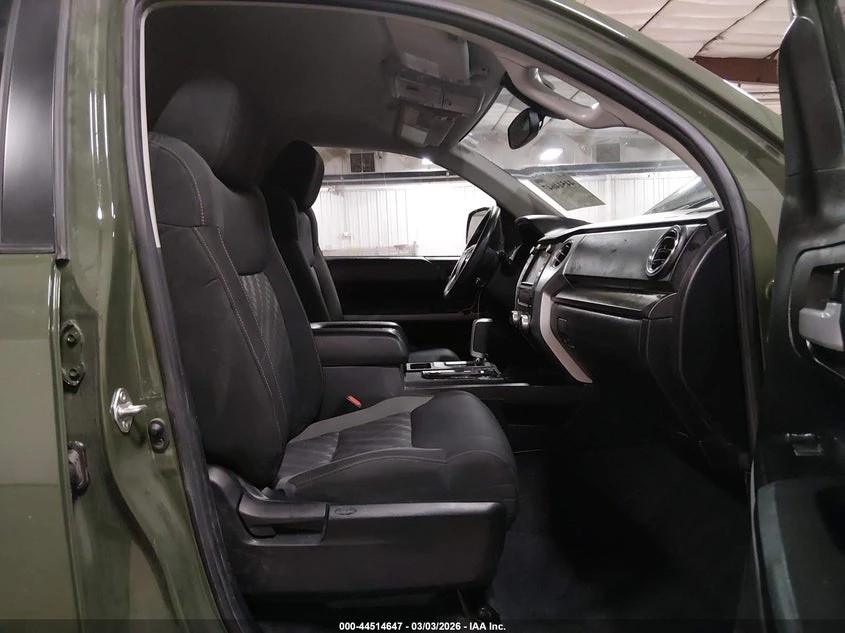 Toyota Tundra 5.7l Sr5, снимка 5 - Автомобили и джипове - 53906531