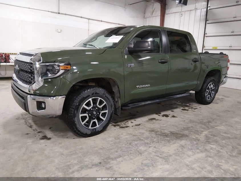 Toyota Tundra 5.7l Sr5, снимка 2 - Автомобили и джипове - 53906531