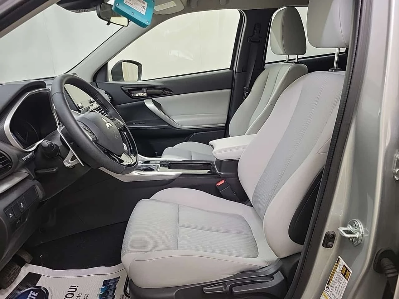 Mitsubishi Eclipse Cross SE| ПОДГРЕВИ| 360| ДИСТРОНИК| CARFAX| , снимка 11 - Автомобили и джипове - 54790579