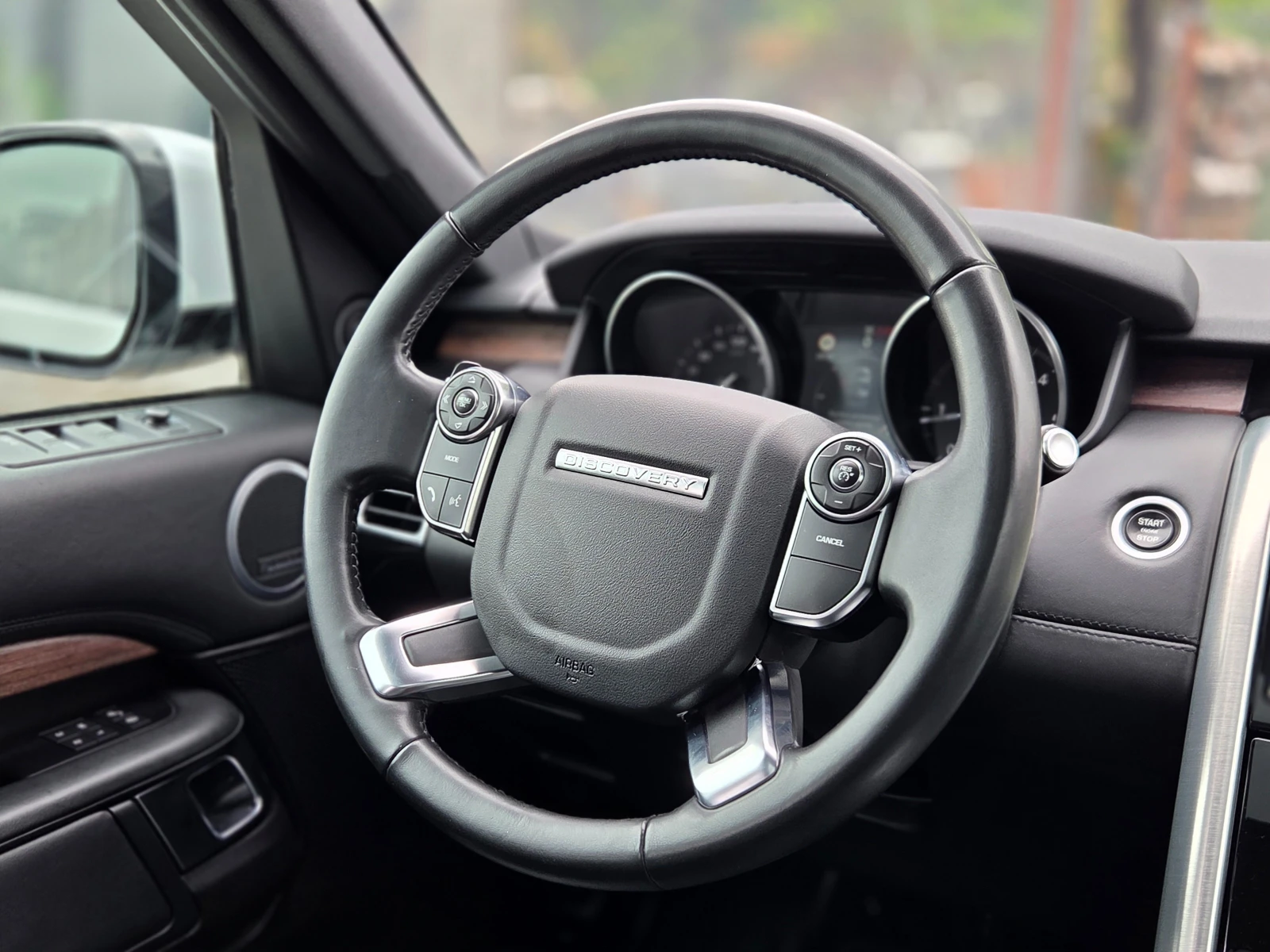 Land Rover Discovery 2.0SD4 HSE LUXURY 240к.с. Нов двигател* , снимка 11 - Автомобили и джипове - 55025150
