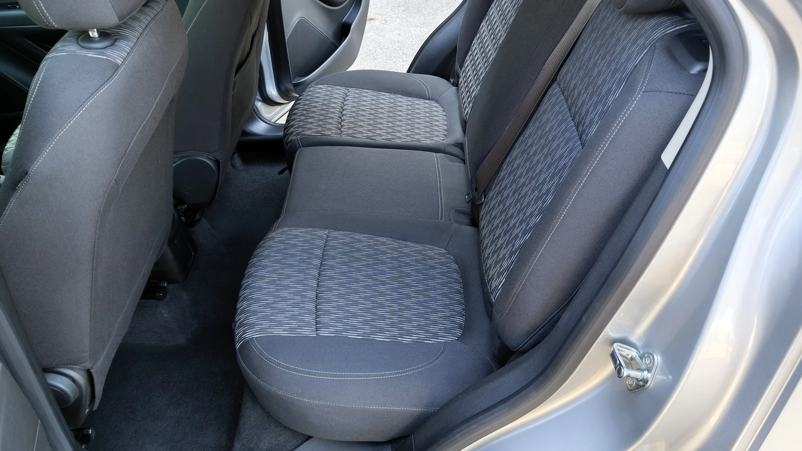Opel Mokka 1.6i 142 000km., снимка 14 - Автомобили и джипове - 55098751
