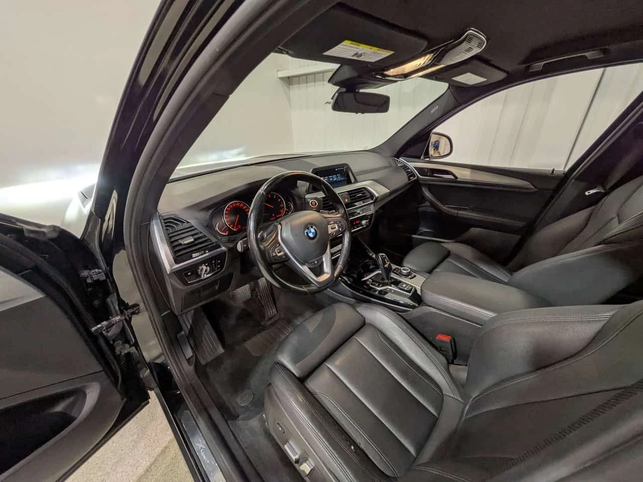 BMW X3 xDrive30i* ЦЕНА ДО БЪЛГАРИЯ* АВТОКРЕДИТ* , снимка 9 - Автомобили и джипове - 55477635