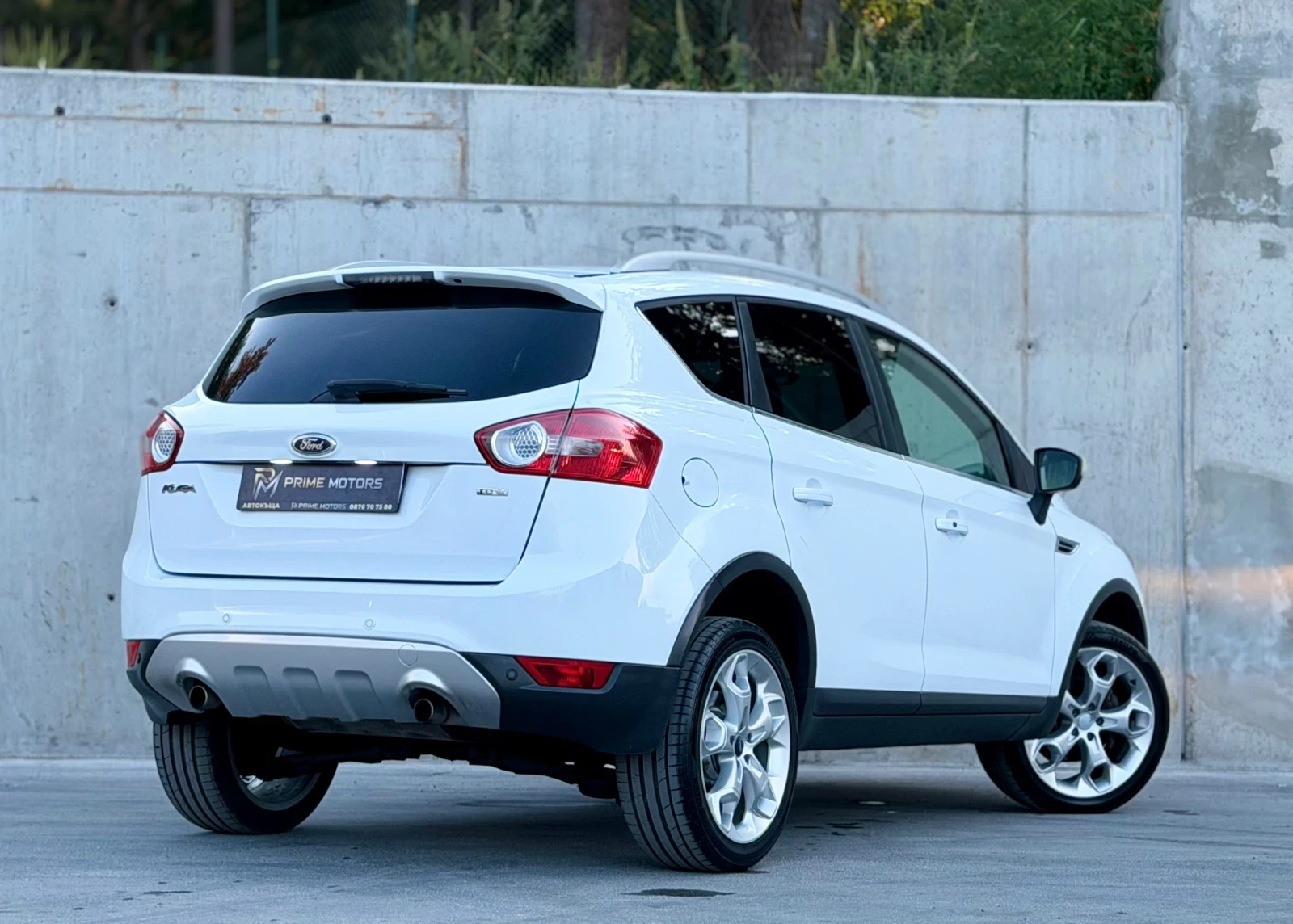 Ford Kuga 2.0TDCi~140hp~TITANIUM~4x4~KEYLESS GO, снимка 5 - Автомобили и джипове - 55798072