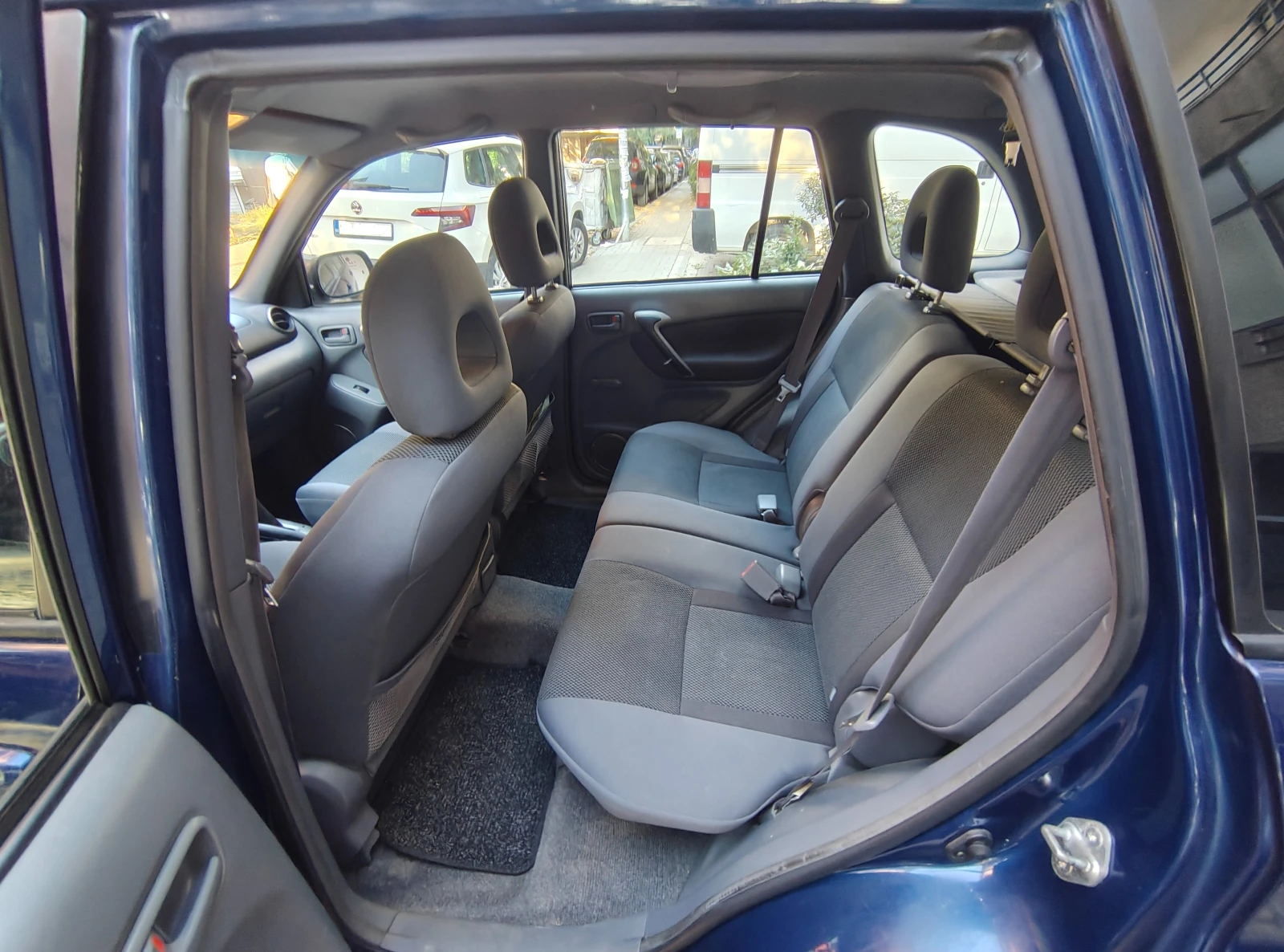 Toyota Rav4, снимка 8 - Автомобили и джипове - 56012211