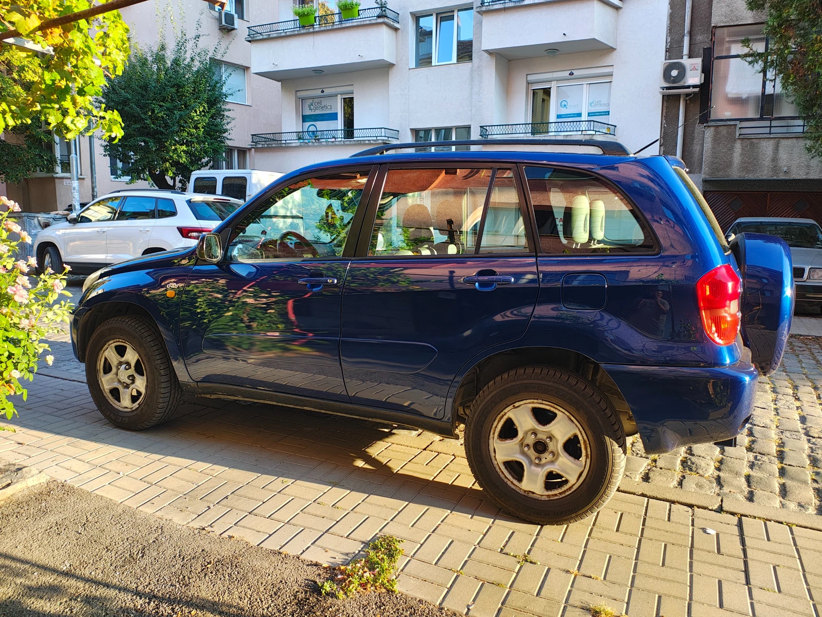 Toyota Rav4, снимка 4 - Автомобили и джипове - 56012211