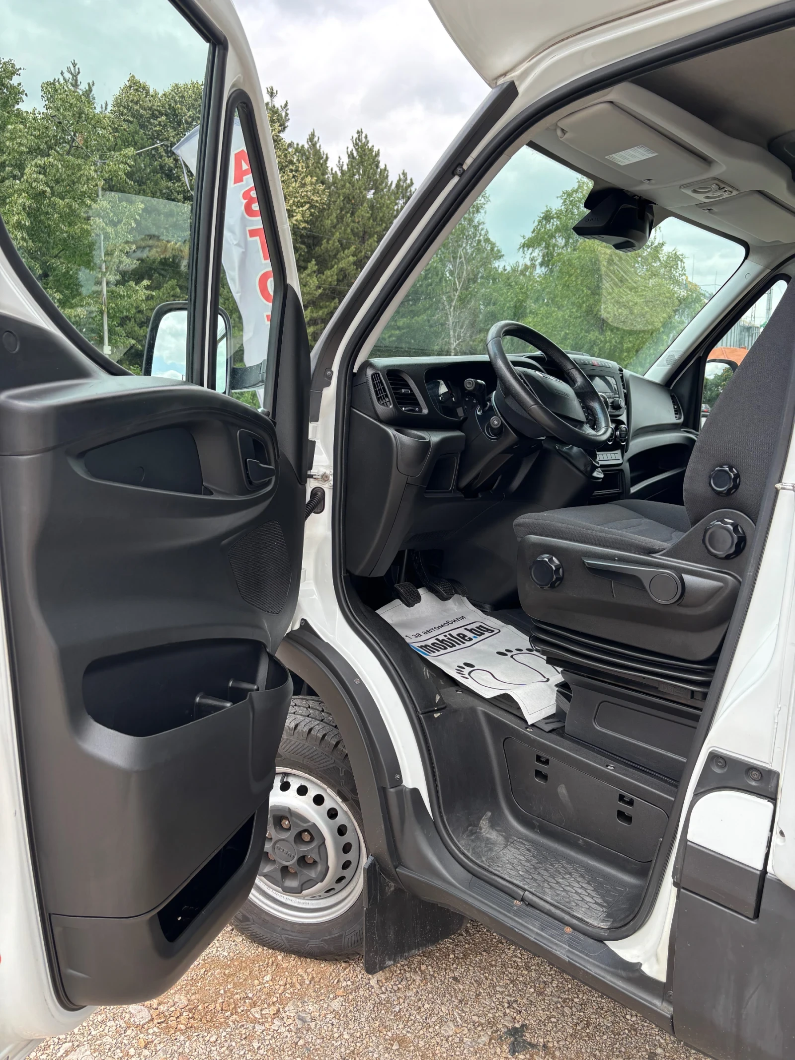 Iveco Daily 3.0 35S18-Климатроник, снимка 7 - Бусове и автобуси - 55122165