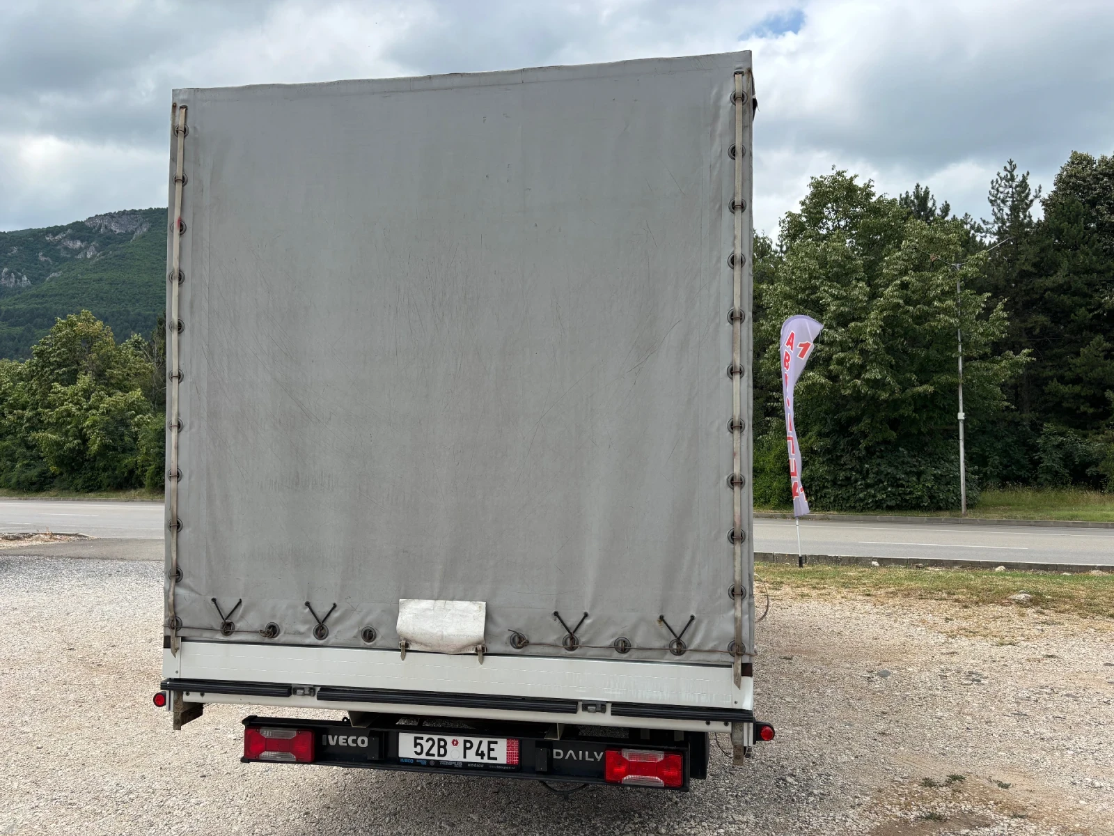 Iveco Daily 3.0 35S18-Климатроник, снимка 6 - Бусове и автобуси - 55122165