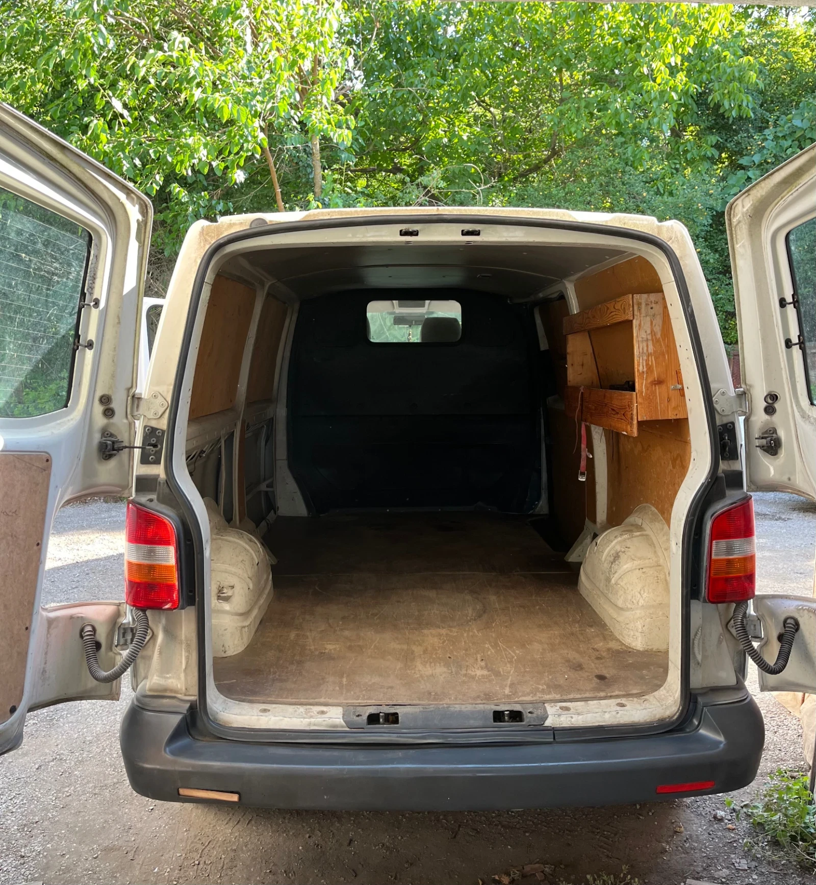VW Transporter 1.9 A/C Maxi, снимка 11 - Бусове и автобуси - 55165205