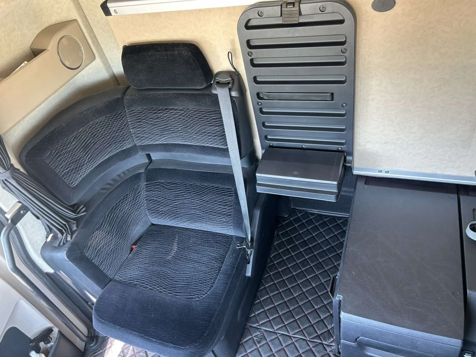 Mercedes-Benz Actros 1845 EURO 6 - изображение 6