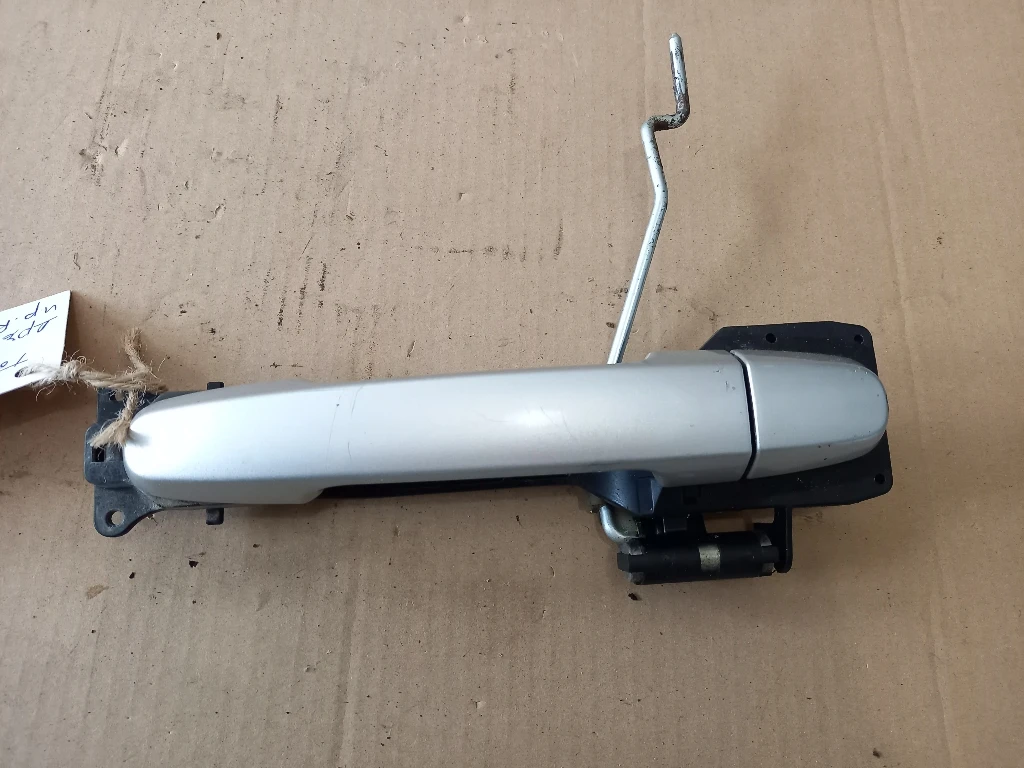 Дръжка врата предна дясна външна Тойота Рав4 2.2д (с)