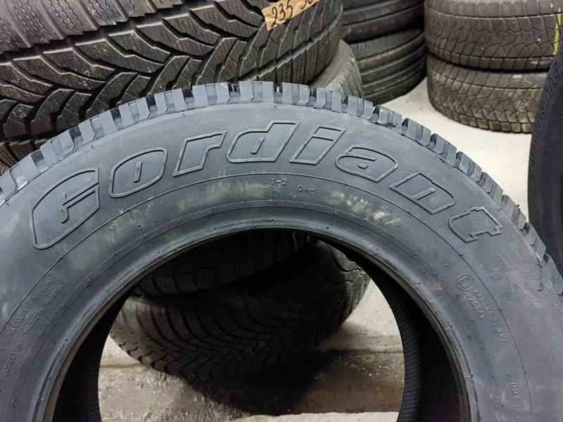 Гуми Всесезонни 205/70R15, снимка 4 - Гуми и джанти - 36274368