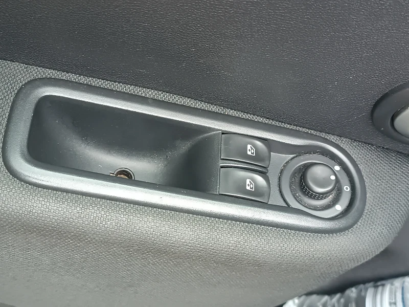 Renault Clio 1, 2i, КОЛЕДНА ПРОМОЦИЯ, Перфектно, ЛИЗИНГ , снимка 11 - Автомобили и джипове - 51708769