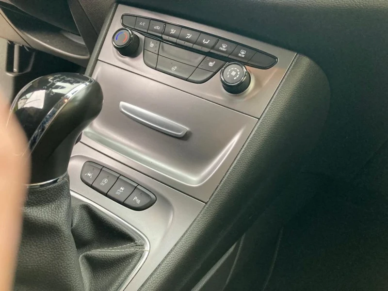 Opel Astra 1.6 CDTI, снимка 4 - Автомобили и джипове - 52556497