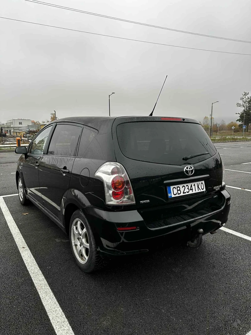 Toyota Corolla verso 2.2 177 D-4D, снимка 4 - Автомобили и джипове - 52417355