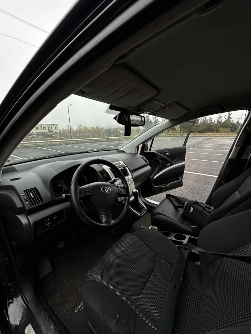 Toyota Corolla verso 2.2 177 D-4D, снимка 8 - Автомобили и джипове - 52417355