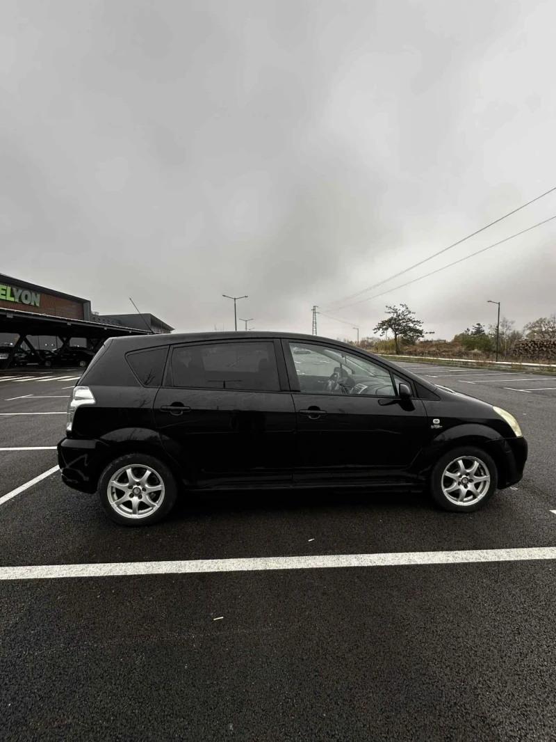 Toyota Corolla verso 2.2 177 D-4D, снимка 6 - Автомобили и джипове - 52417355