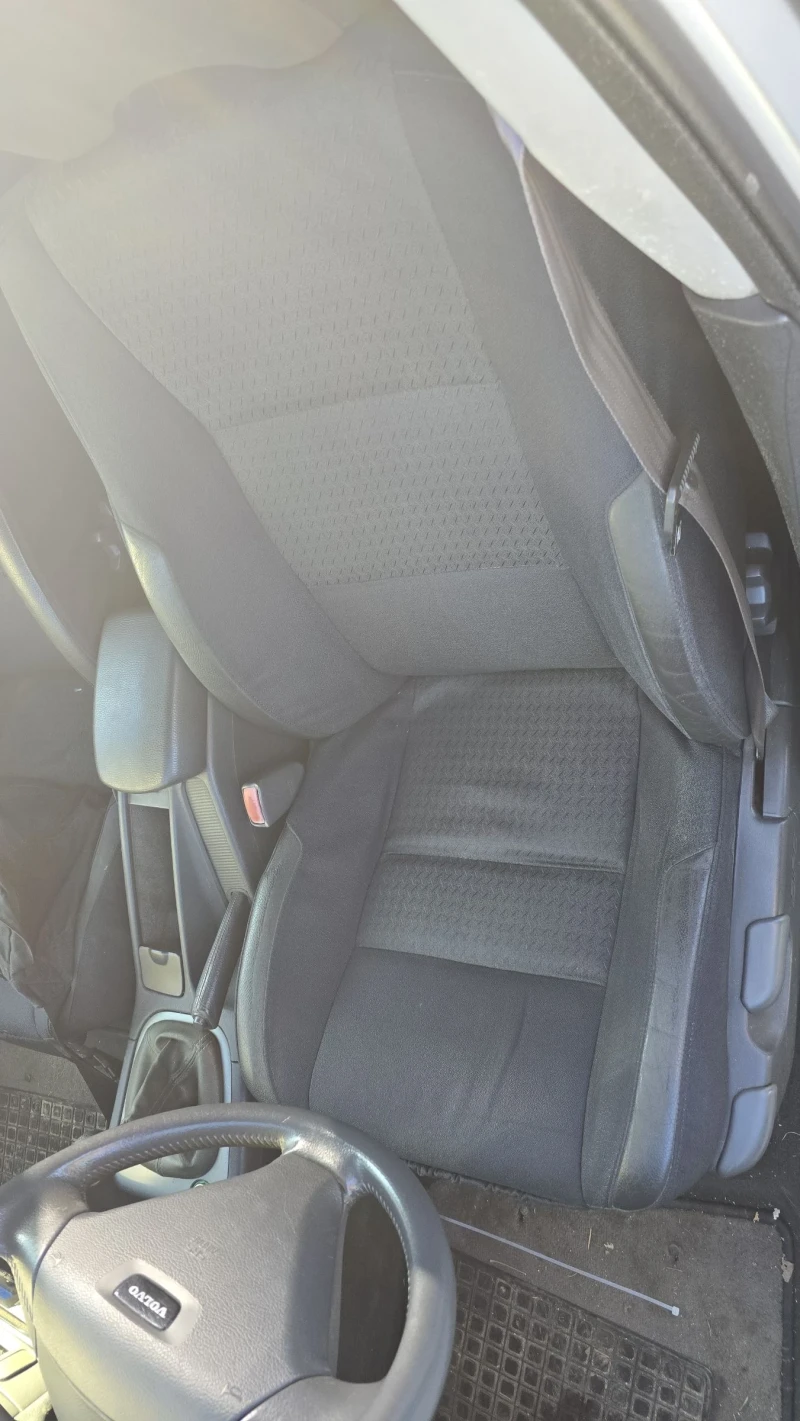 Volvo V40 1.9 tdi 115 к.с face perfect , снимка 8 - Автомобили и джипове - 52710086