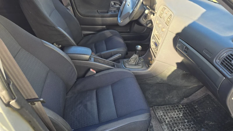 Volvo V40 1.9 tdi 115 к.с face perfect , снимка 11 - Автомобили и джипове - 52710086