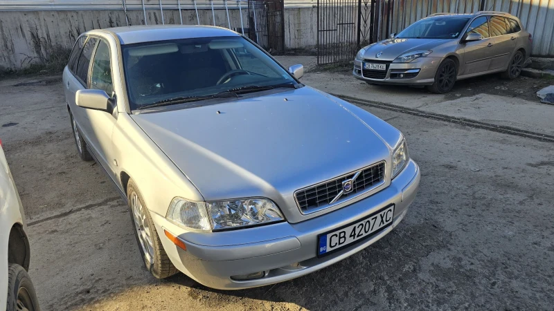 Volvo V40 1.9 tdi 115 к.с face perfect , снимка 2 - Автомобили и джипове - 52710086