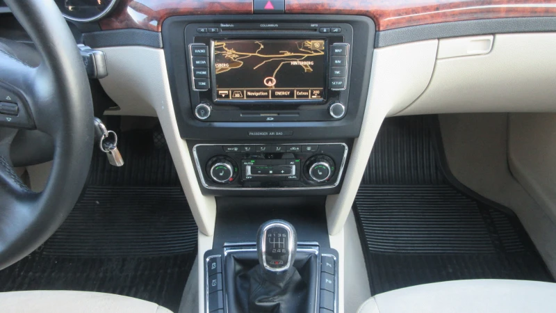 Skoda Superb 2.0-TDI-4x4-170HP, снимка 10 - Автомобили и джипове - 52812403