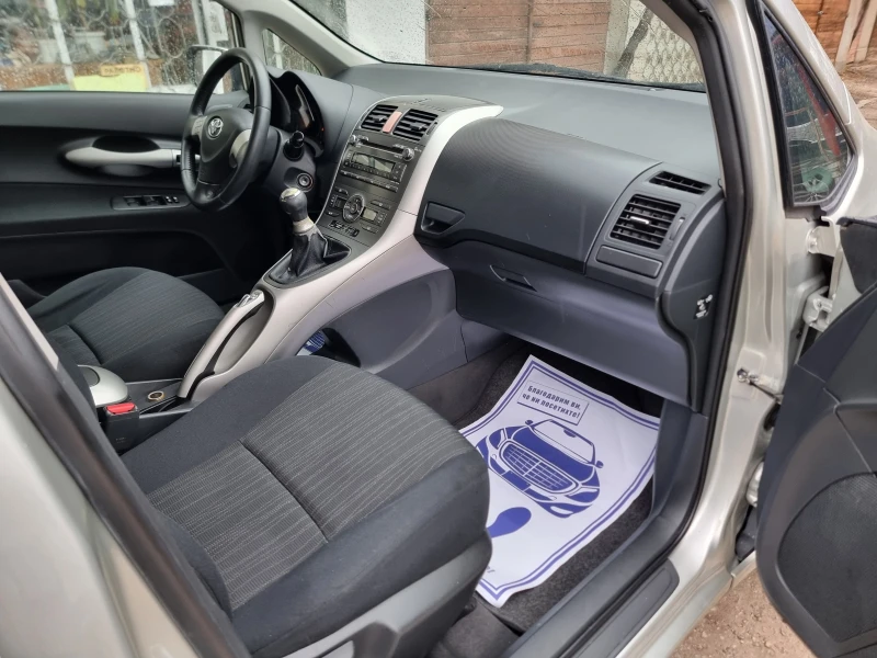 Toyota Auris 1.4 D4D , снимка 10 - Автомобили и джипове - 53372655