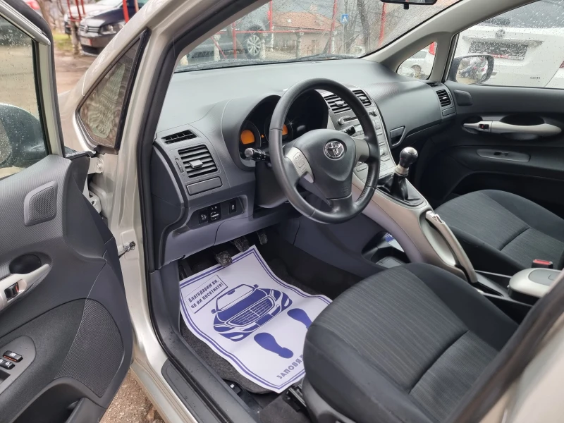 Toyota Auris 1.4 D4D , снимка 8 - Автомобили и джипове - 53372655
