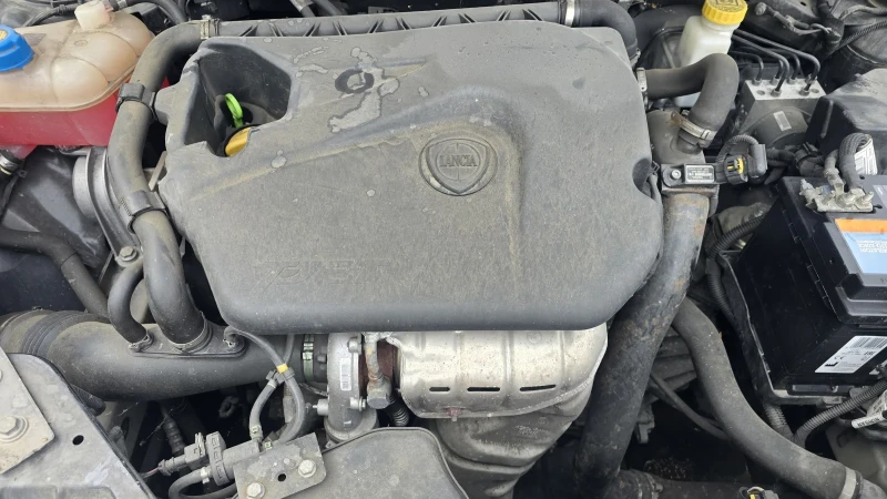 Lancia Delta 1.4 turbo кожа обслужен , снимка 10 - Автомобили и джипове - 53380082