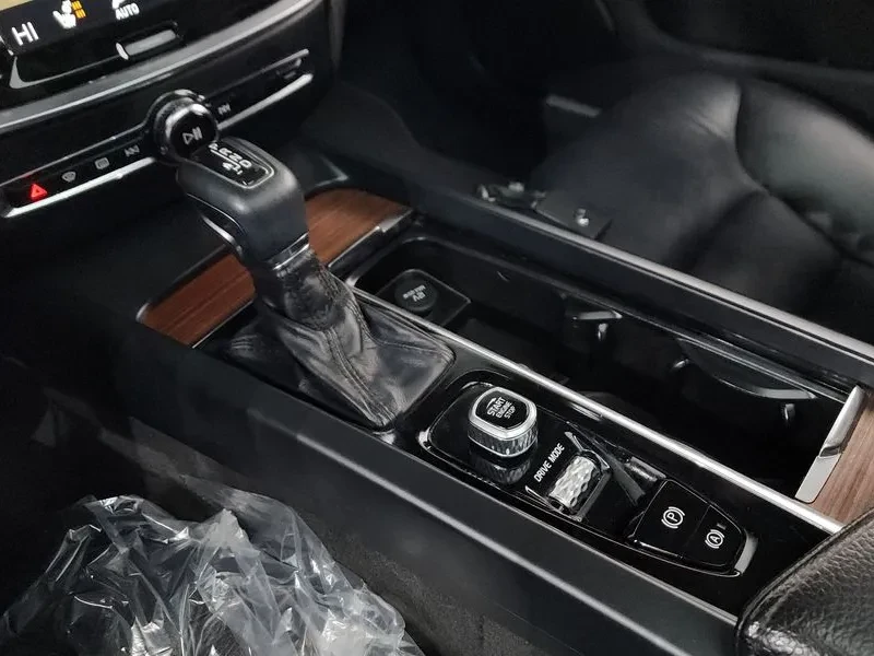 Volvo S60 3Rd Generation T5 Momentum, снимка 9 - Автомобили и джипове - 55376590
