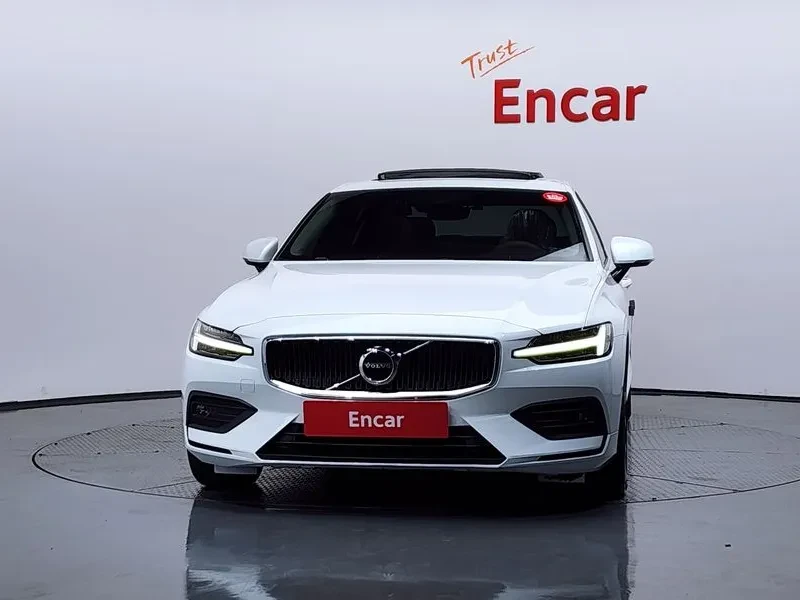 Volvo S60 3Rd Generation T5 Momentum, снимка 3 - Автомобили и джипове - 55376590