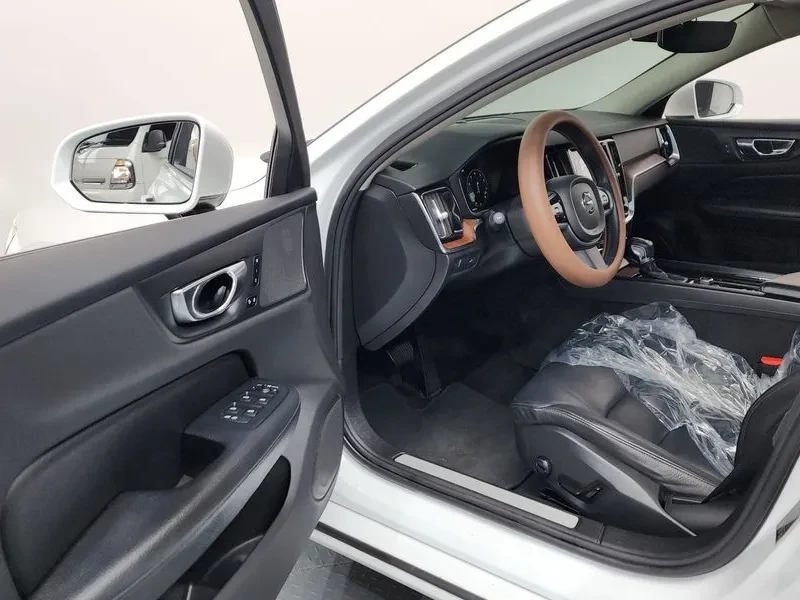 Volvo S60 3Rd Generation T5 Momentum, снимка 10 - Автомобили и джипове - 55376590