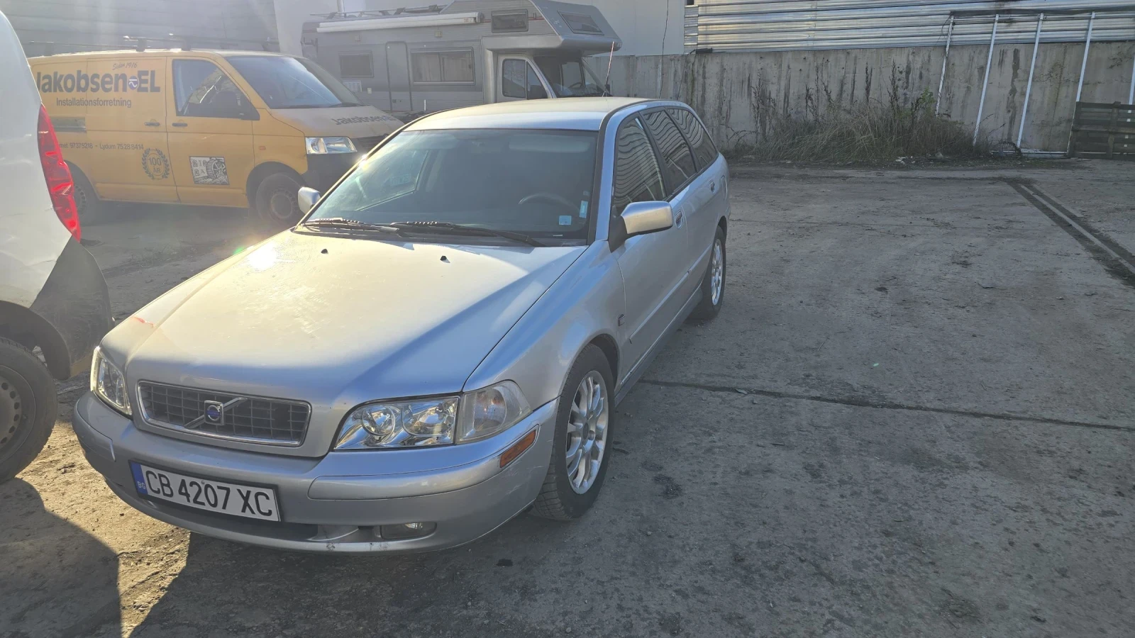 Volvo V40 1.9 tdi 115 к.с face perfect , снимка 1