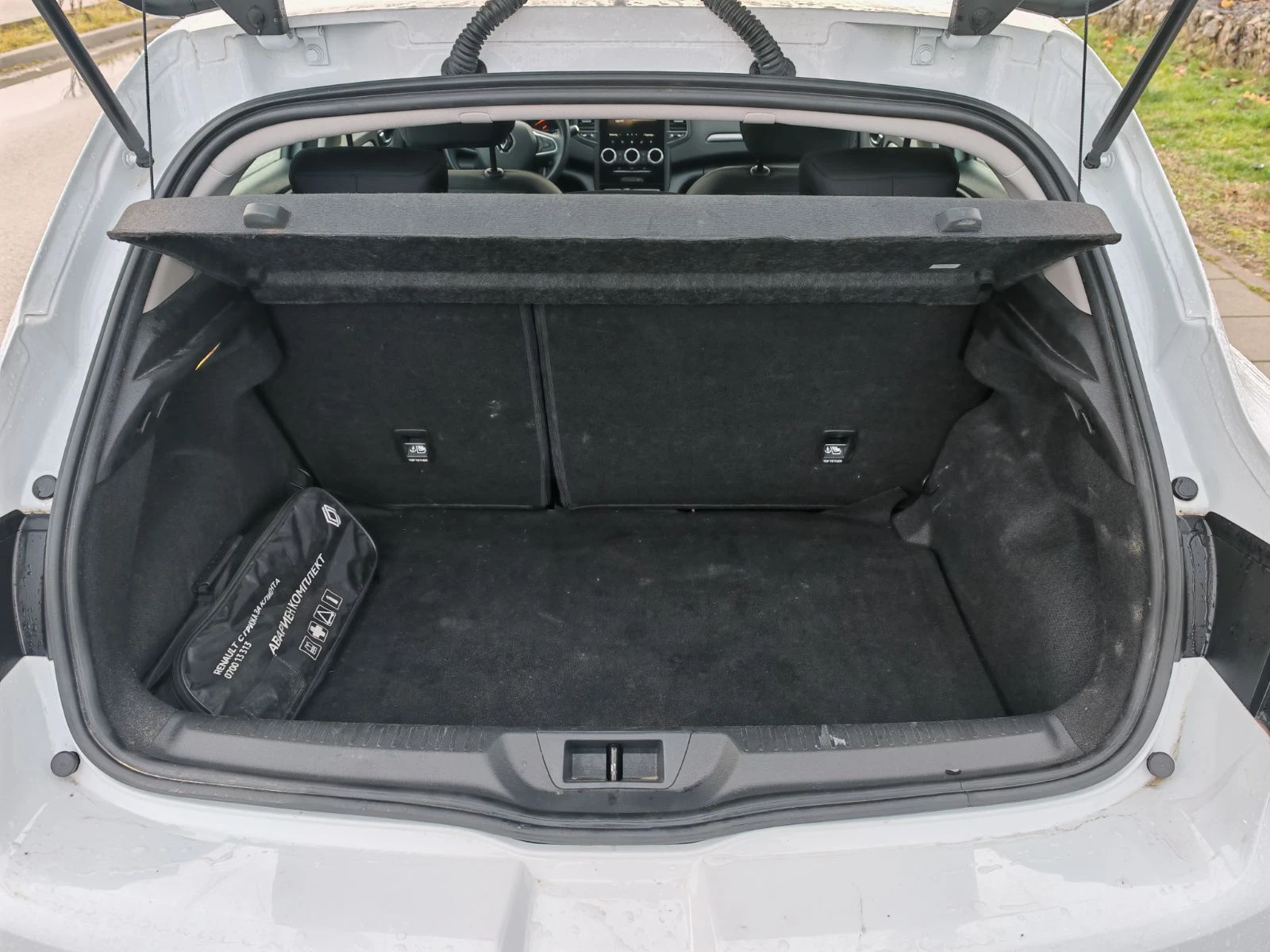 Renault Megane IV, 1990лв за получаване, 1.3TCe hatch-Equilibre - изображение 10