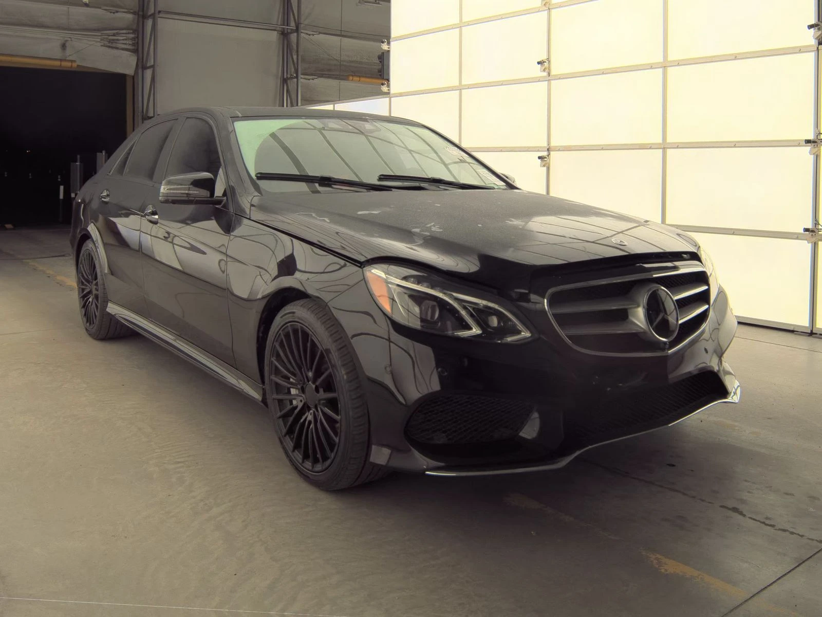 Mercedes-Benz E 500 4MATIC* DISTRONIC* KEYLESS* Lane Keeping* Blind Sp - изображение 3