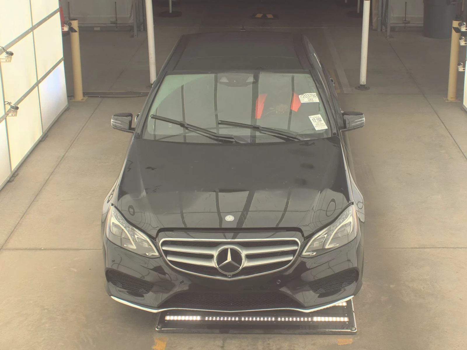 Mercedes-Benz E 500 4MATIC* DISTRONIC* KEYLESS* Lane Keeping* Blind Sp - изображение 2