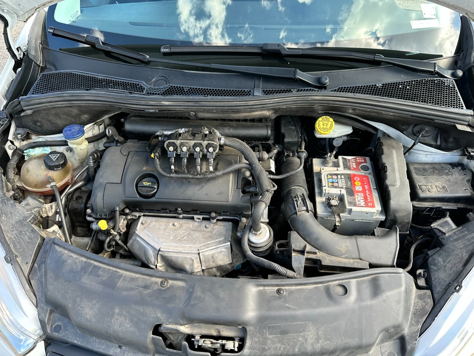 Peugeot 208  | Mobile.bg   13