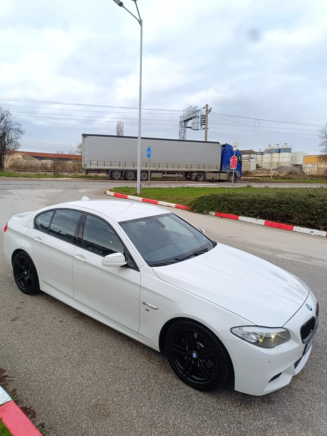 BMW 525 BMW F10 525d  3. 0 / 204 к. с. - изображение 4