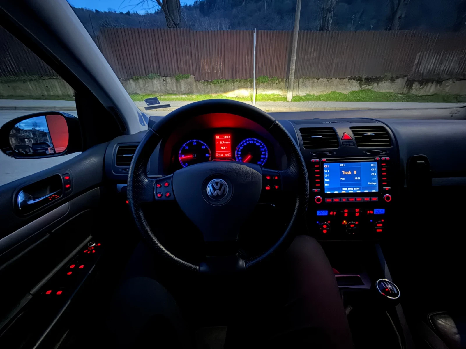 VW Golf 2.0 Tdi Highline, снимка 14 - Автомобили и джипове - 53744630