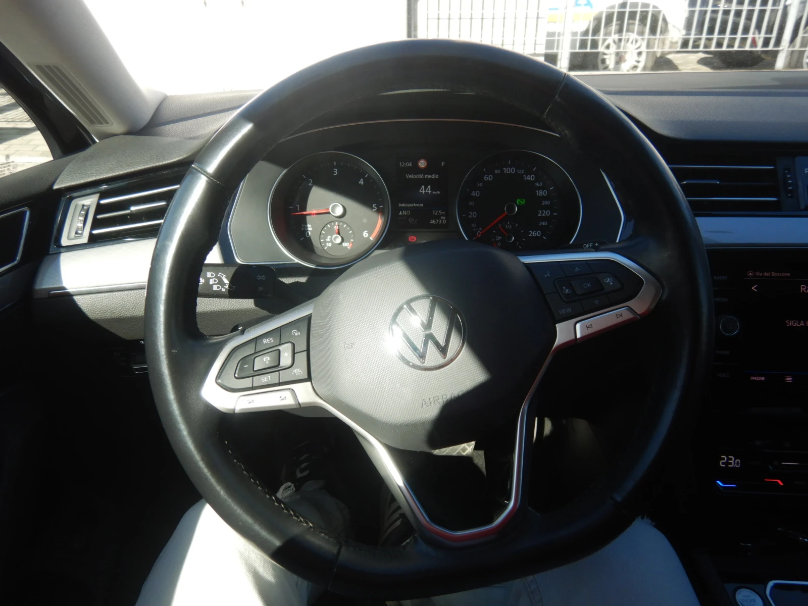 VW Passat Variant 2.0 TDI Business - изображение 10