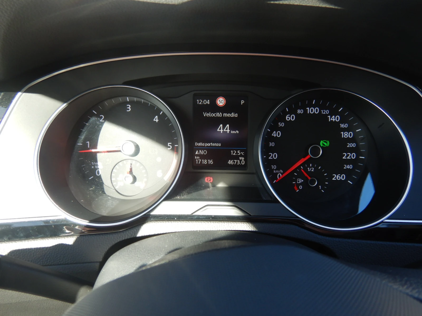 VW Passat Variant 2.0 TDI Business - изображение 6