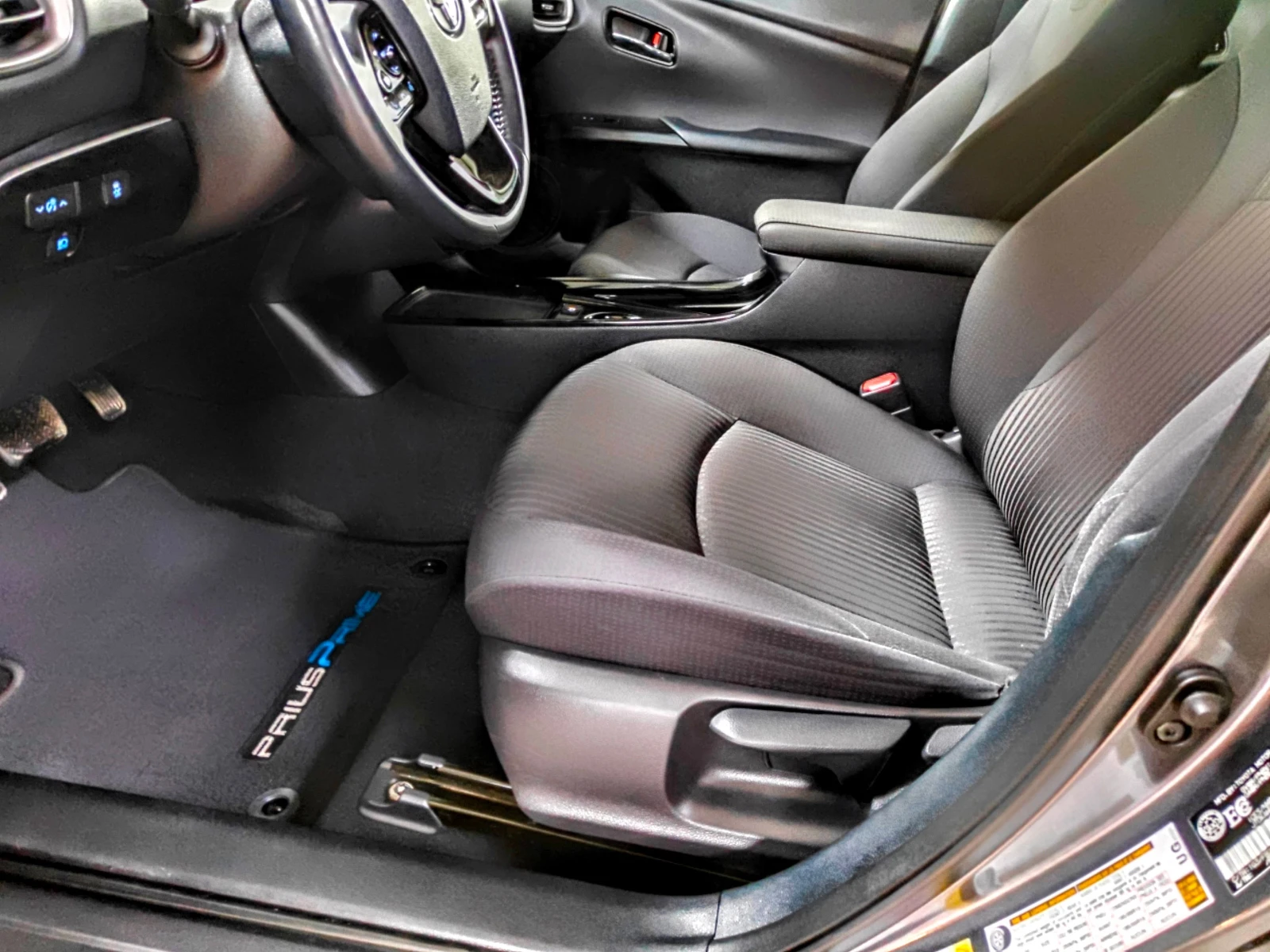 Toyota Prius Prime - изображение 6